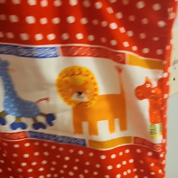 Red Polka Dot Kids Blanket with Animal character Print - Picture 5 of 8